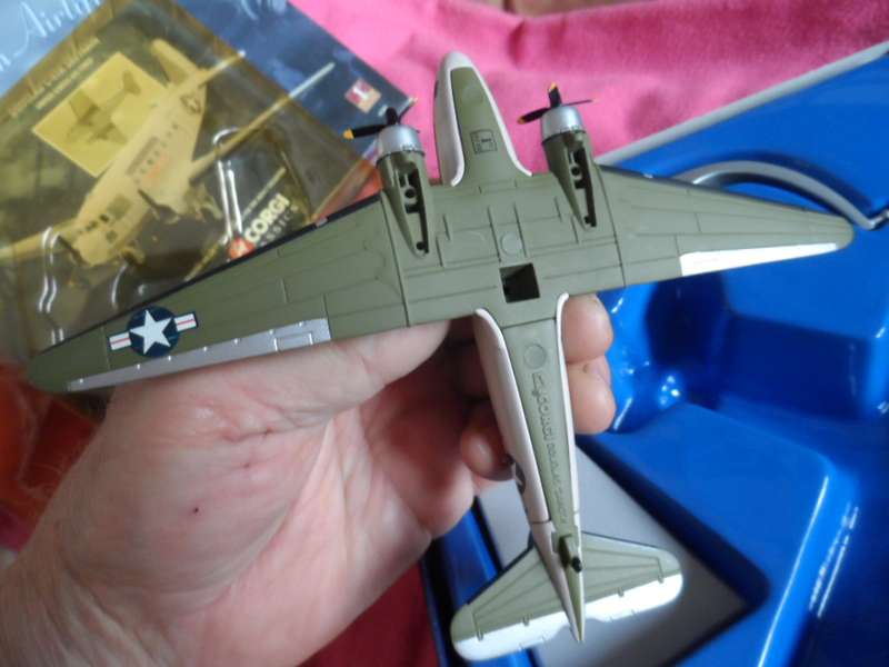 CORGI AVIATION ARCHIVE DOUGLA C-47A SKYTRAIN, DIECAST 1/144 SCALE-