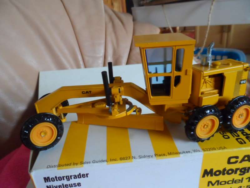 VINTAGE NZG ART 150 CAT MOTORGRADER MODEL 12G. [M88]