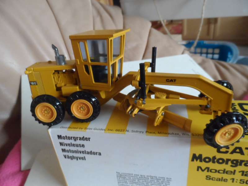 VINTAGE NZG ART 150 CAT MOTORGRADER MODEL 12G. [M88]