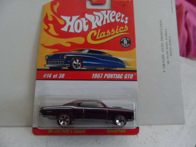 2005 Hot Wheels Classics Series 2 1967 Pontiac GTO Diecast Car- sealed long card- [m56]