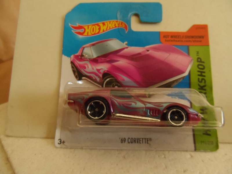 2014 HOT WHEELS -- '69 CORVETTE -- HW WORKSHOP-sealed short card- [m57]