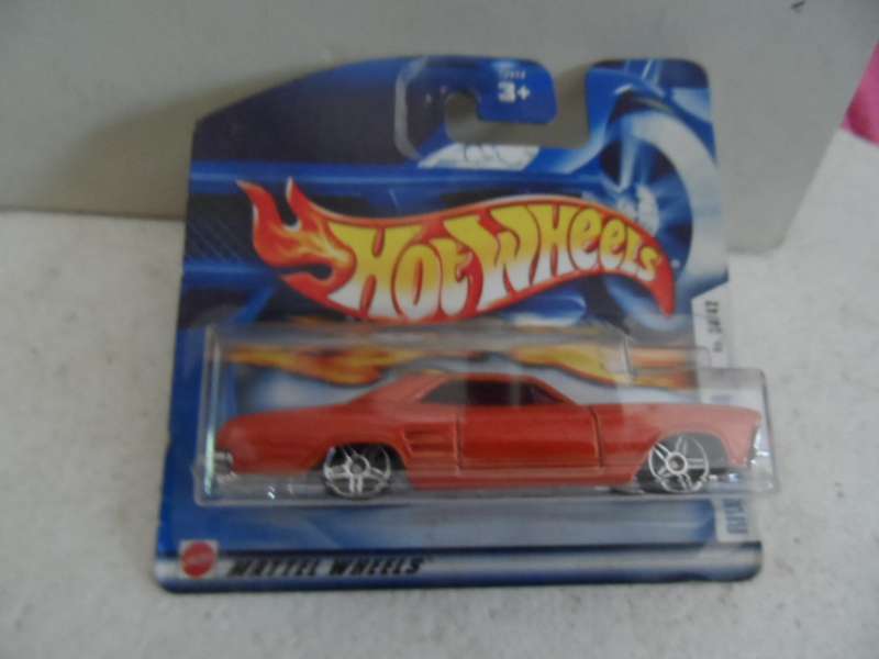 Hot Wheels - 64 Buick Riviera 38/42 red -sraled short card [m57]