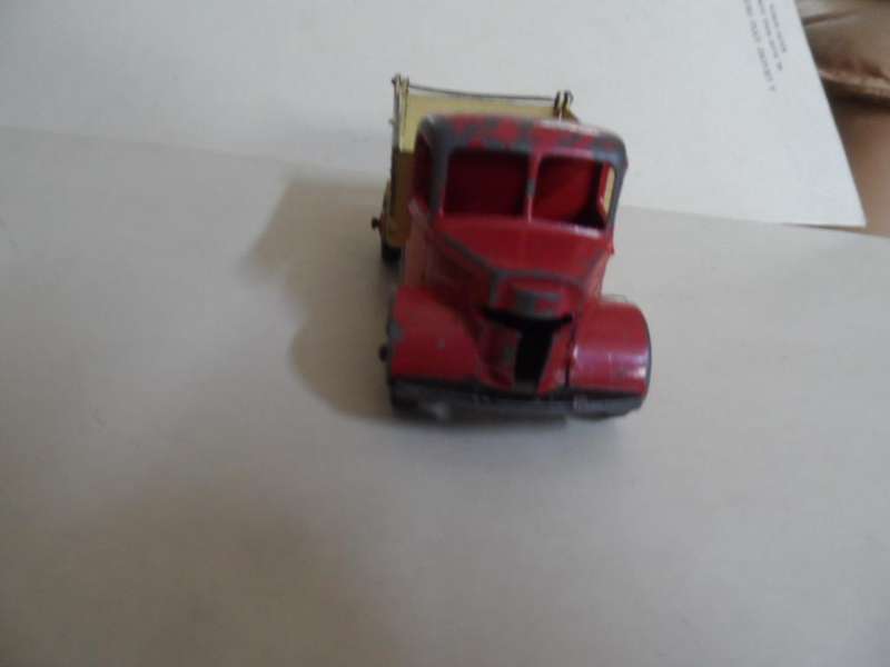 DINKY 25M/410 ',BEDFORD END TIPPER', RED/CREAM. ORIGINAL. VINTAGE. GOOD. COMPLETE. [M22]