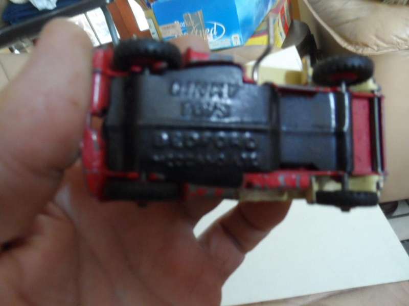 DINKY 25M/410 ',BEDFORD END TIPPER', RED/CREAM. ORIGINAL. VINTAGE. GOOD. COMPLETE. [M22]