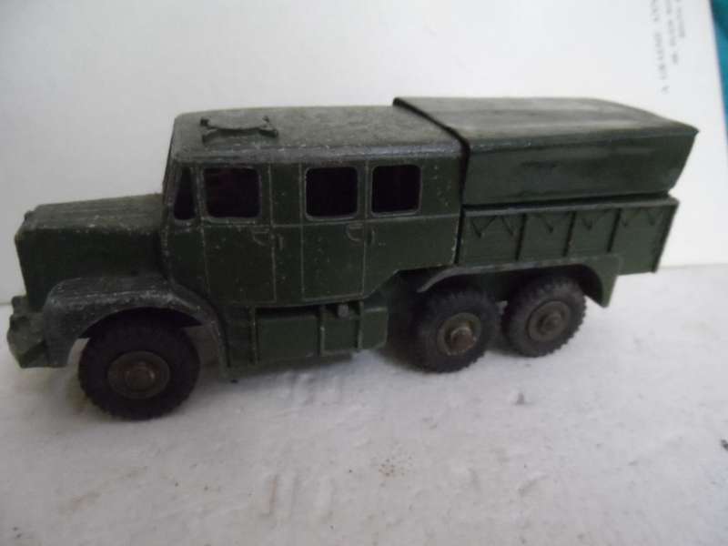 DINKY TOYS MEDIUM ARTILLERY TRACTOR #689 .Made in England  [m100]