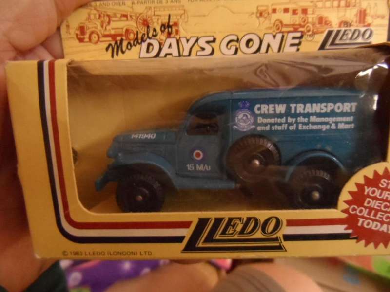 LLEDO  CLOSED TRUCK -RAF CREW TRANSPORT- [M12]