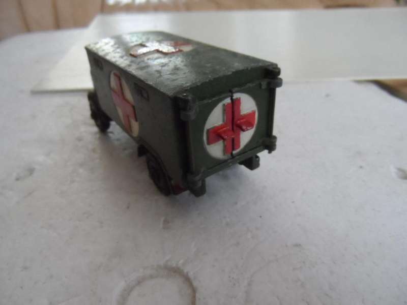 VINTAGE ORIGINAL MECCANO DINKY TOYS No 626 MILITARY AMBULANCE  [M100]