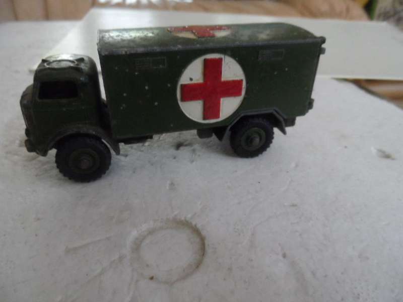 VINTAGE ORIGINAL MECCANO DINKY TOYS No 626 MILITARY AMBULANCE  [M100]