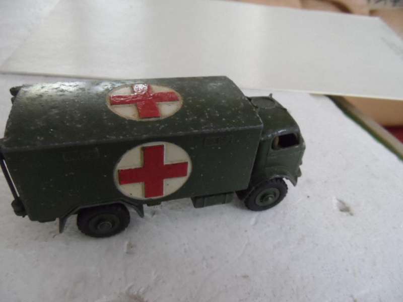 VINTAGE ORIGINAL MECCANO DINKY TOYS No 626 MILITARY AMBULANCE  [M100]