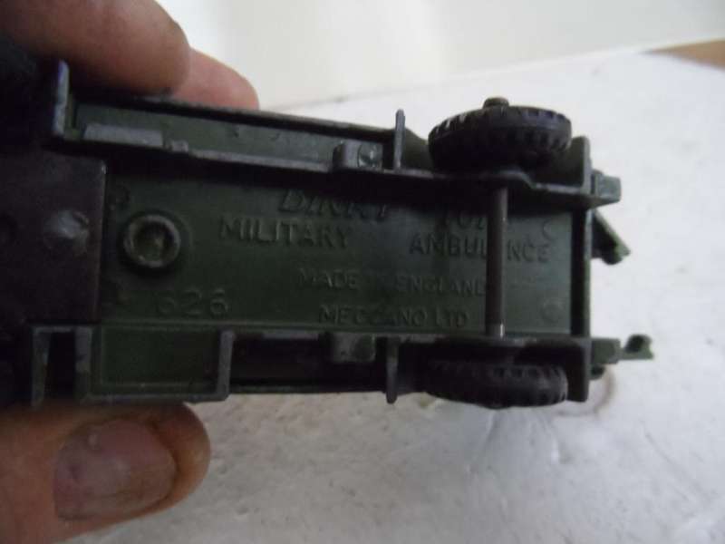 VINTAGE ORIGINAL MECCANO DINKY TOYS No 626 MILITARY AMBULANCE  [M100]