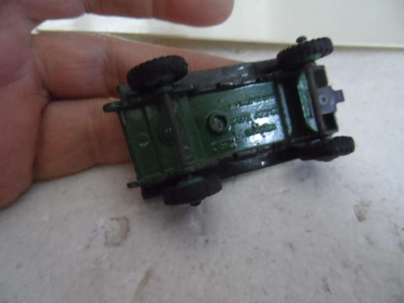 DINKY 25 C FARM TRAILER, REPAINTED IN MILITARY COLOUR -[M100]