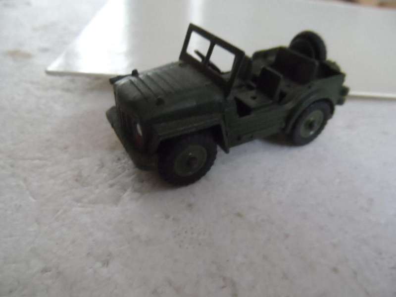 DINKY TOYS 674 - AUSTIN CHAMP - GOOD CONDITION--[M100]