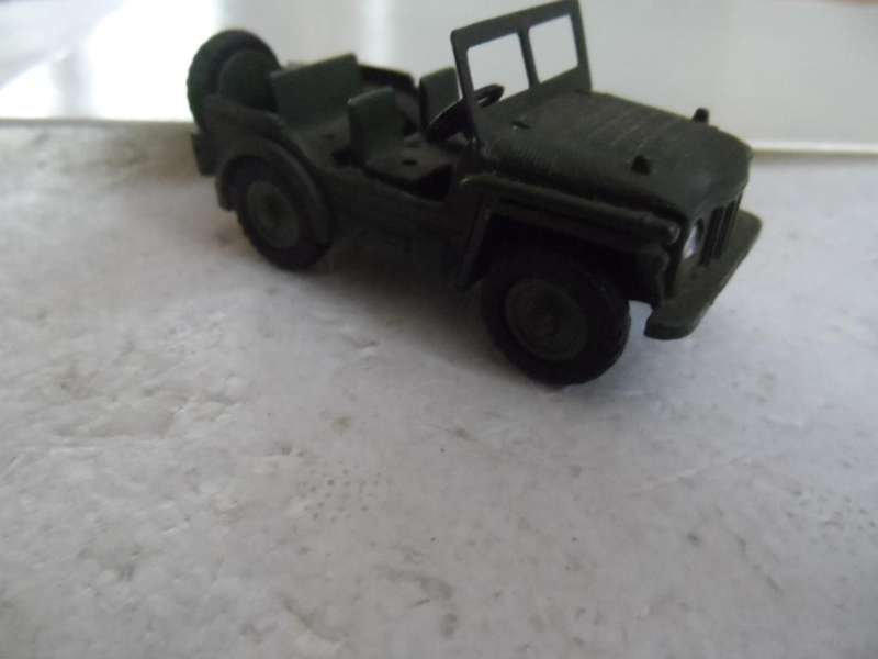 DINKY TOYS 674 - AUSTIN CHAMP - GOOD CONDITION--[M100]