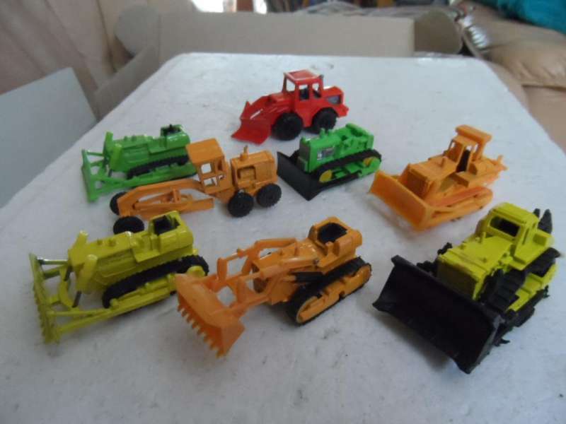 EIGHT MATCHBOX SIZE CONSTRUCTION VEHICLED- ONE BID FOR ALL  [M45]