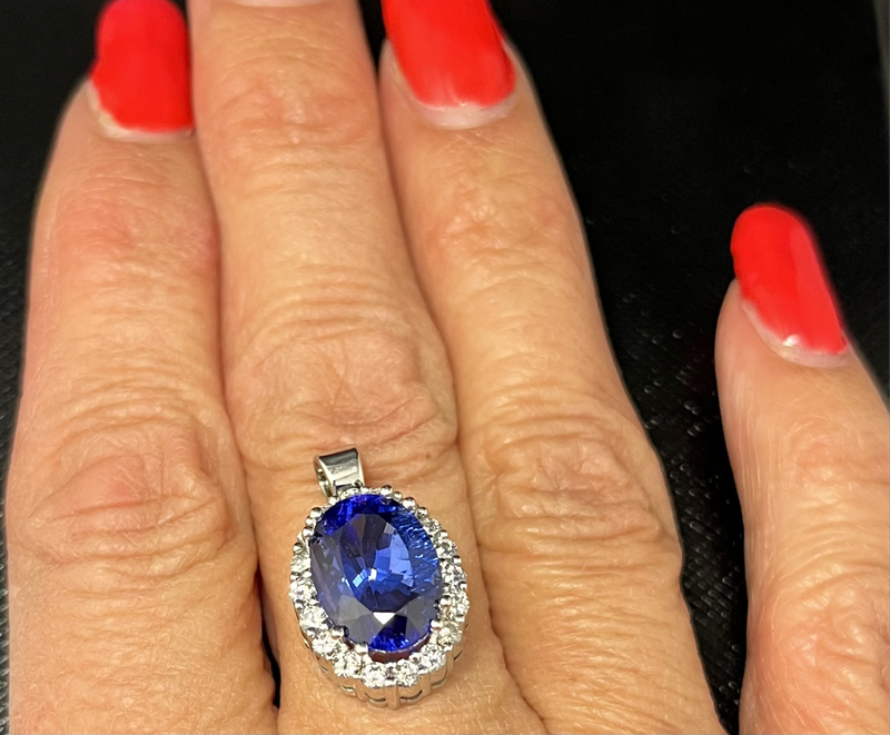 Tanzanite Pendant 5.677 CT