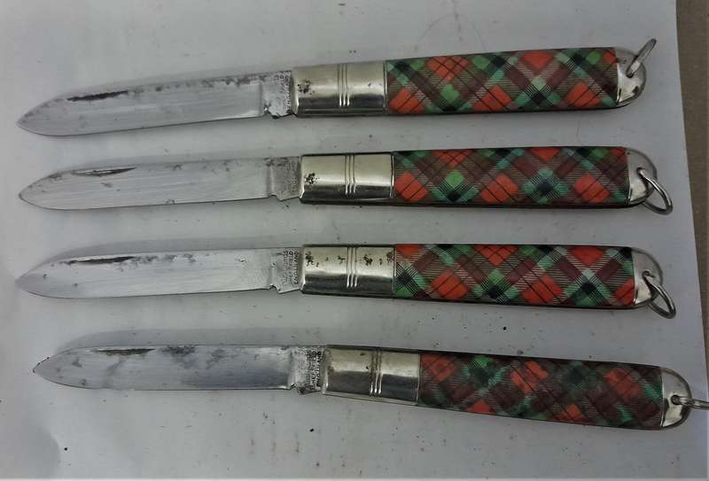 4 Richards Pocket Knives -  as per pictures