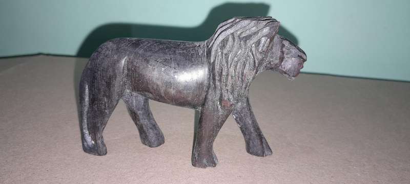 3 wooden Sculptures - Lion, Rhino & Elephant -  L 10/12cm H 8cm