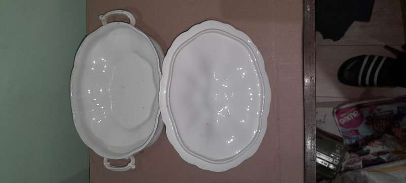 Vintahe Johnson Bros Tureen + Free Johnson Bros Platter