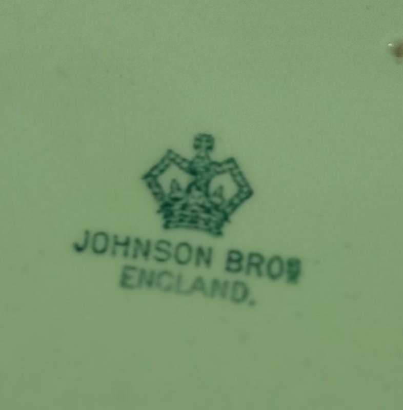 Vintahe Johnson Bros Tureen + Free Johnson Bros Platter