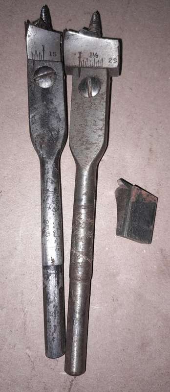 3 Irwin Bits With Box - 1x 62T No2 Auger Bit & 2x 1R Drill Press Bits