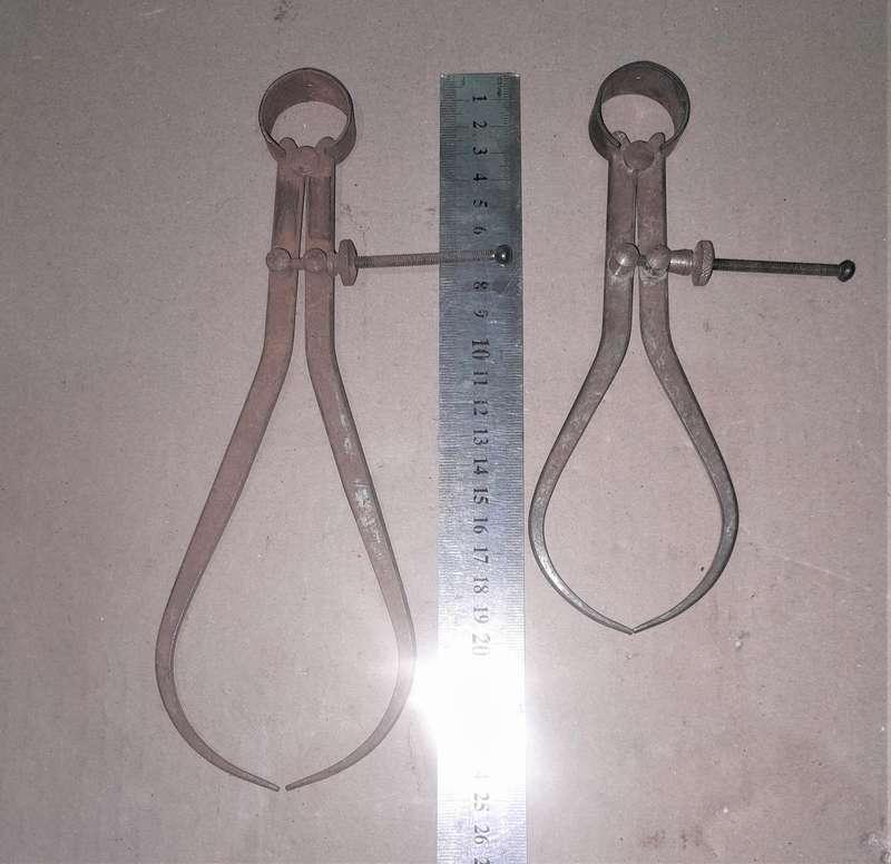 2 large Outside Calipers - 19 & 24cm - opening 15 & 20cm