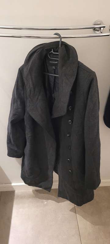 Long coat (EUR 46) dark grey/black