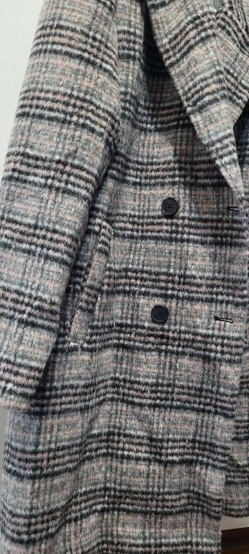 Ladies long coat (EUR 38)