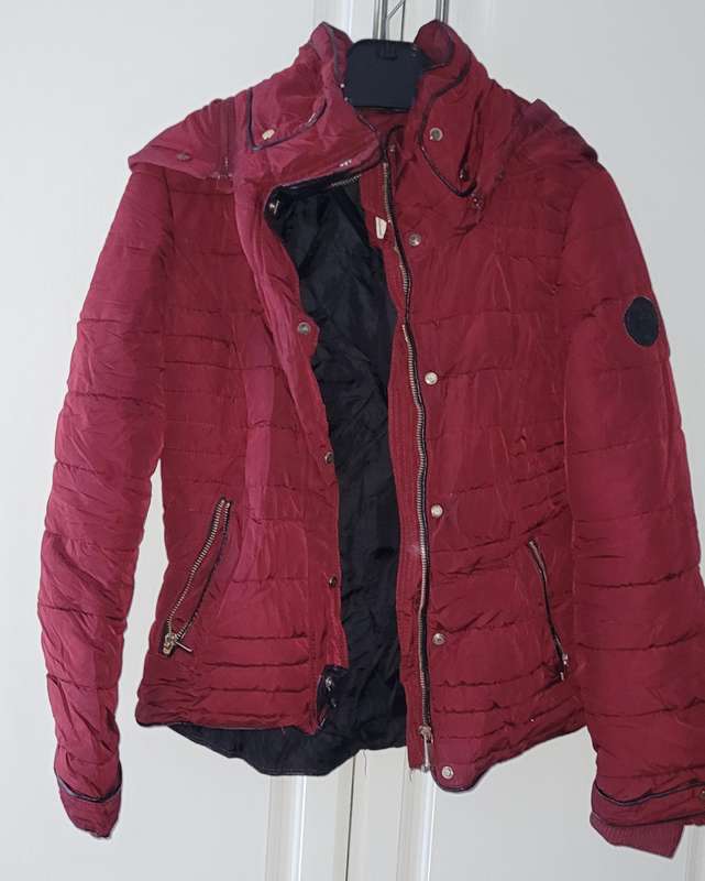 Puffer jacket with removable hoodie