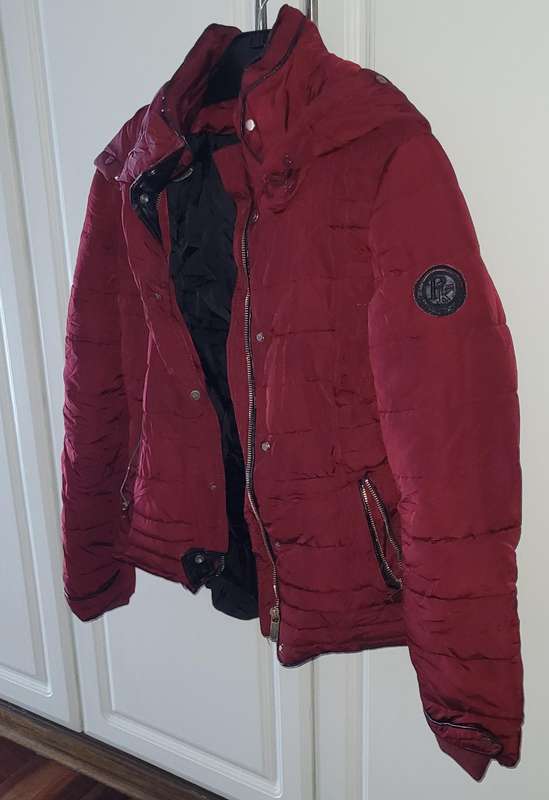 Puffer jacket with removable hoodie