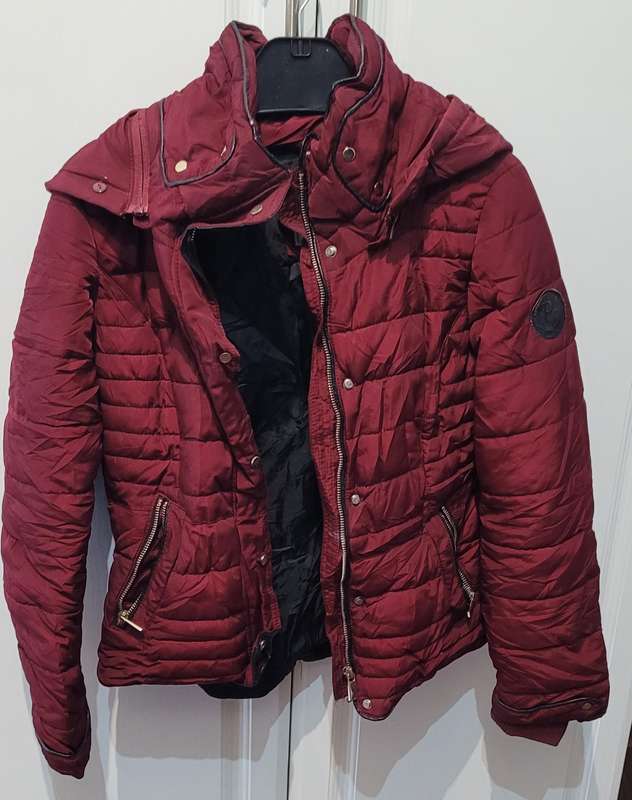 Puffer jacket with removable hoodie