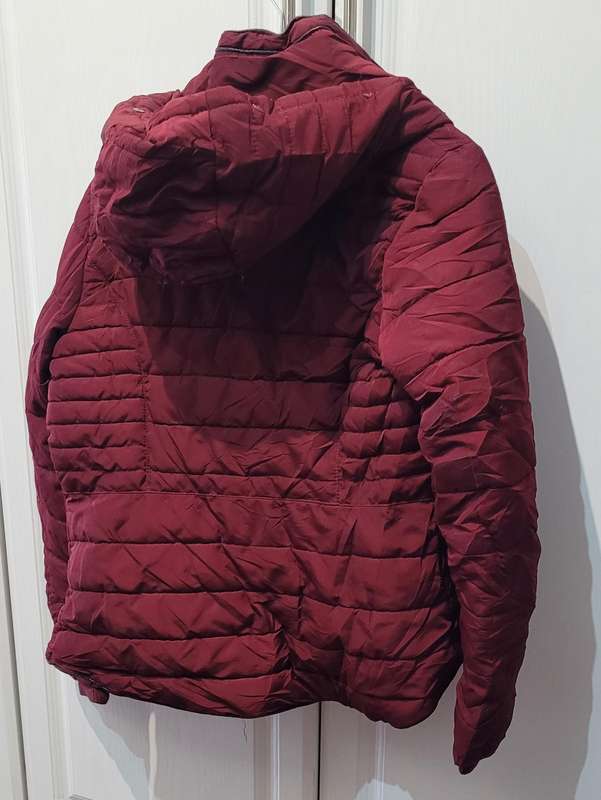 Puffer jacket with removable hoodie