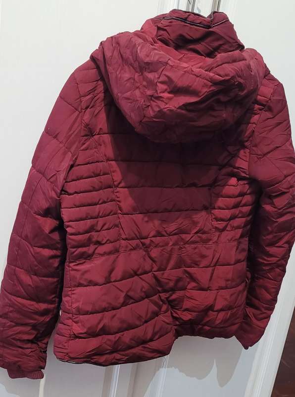 Puffer jacket with removable hoodie