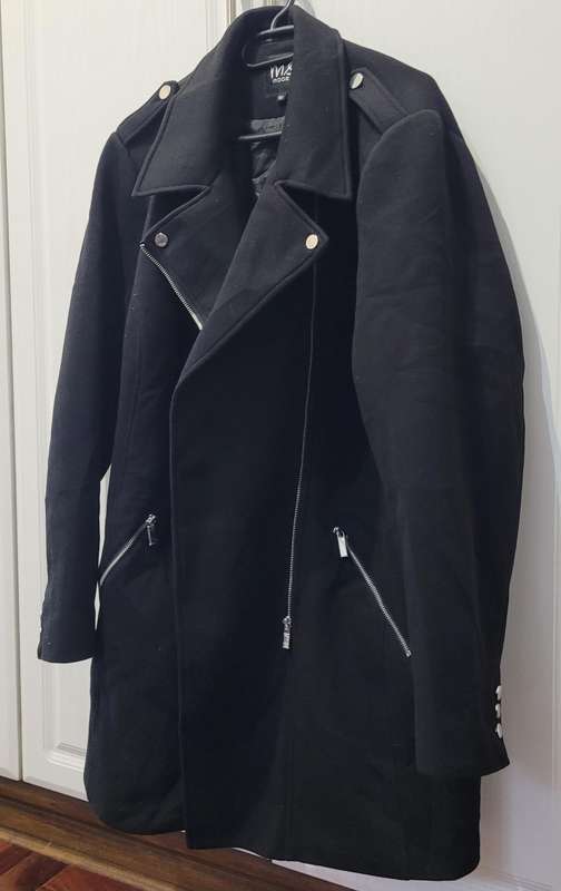 Stunning women's coat (Size 52)
