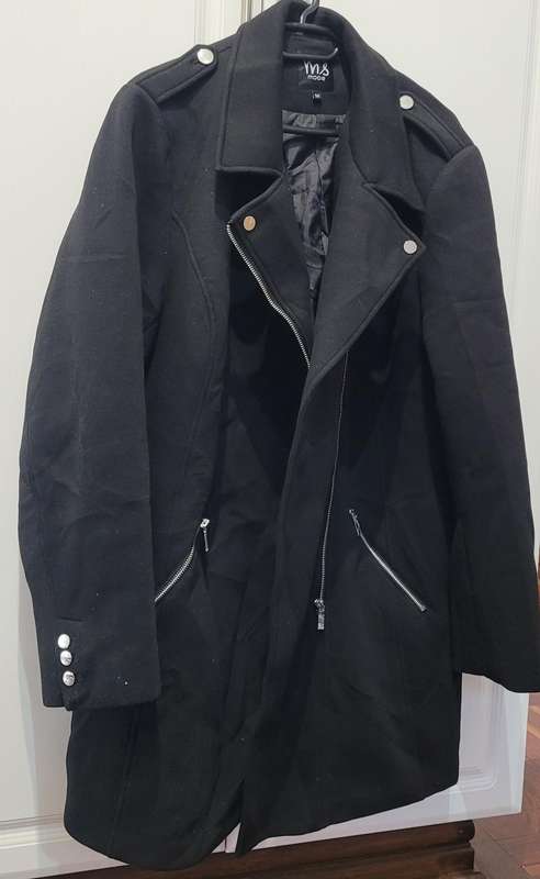 Stunning women's coat (Size 52)