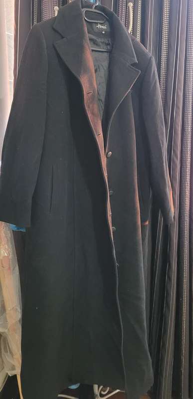 Extra long black coat (Size 60)