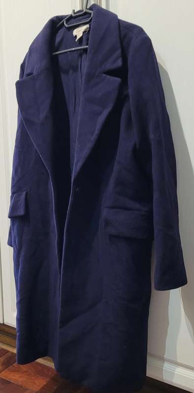 H&M navy coat (EUR 44)