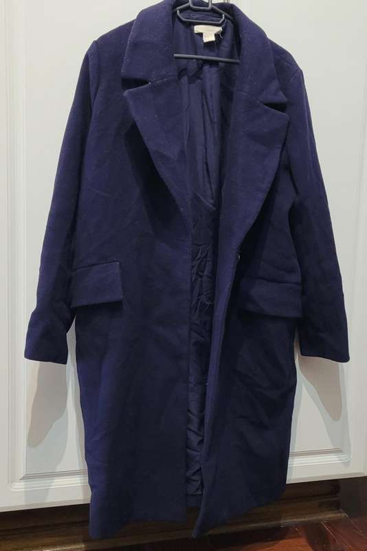 H&M navy coat (EUR 44)