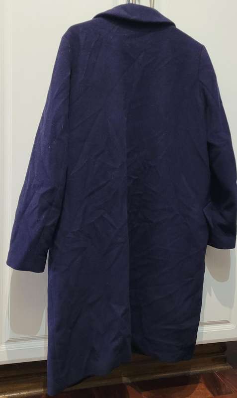 H&M navy coat (EUR 44)