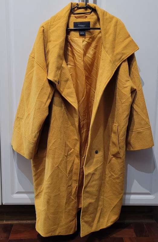 Manguun collection yellow coat