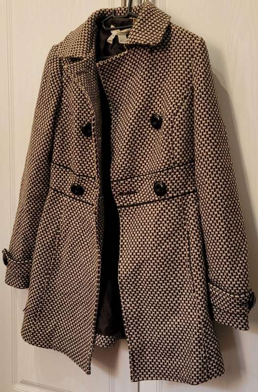 Beautiful brown/black coat