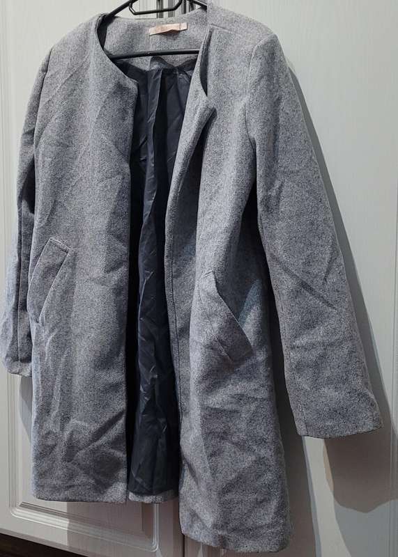 Grey mid length coat (Size L)