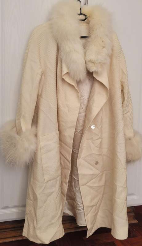 Long coat with fur collar/sleeves