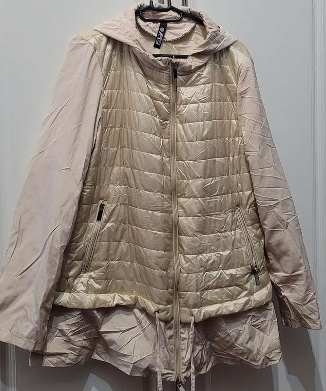 Ladies jacket (Size XL)
