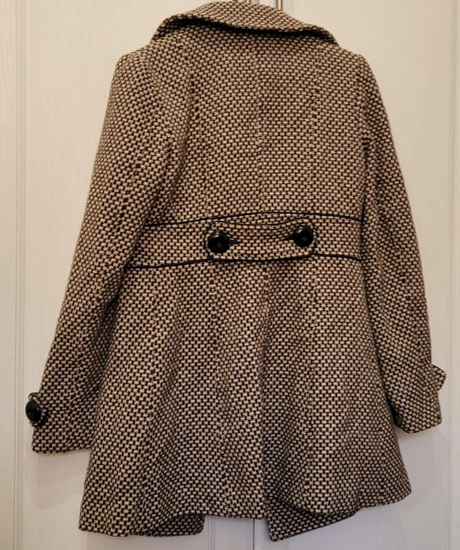 Beautiful brown/black coat