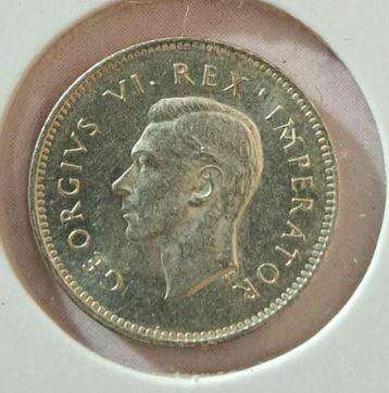 *** 1943 - SA UNION 3 PENCE IN MYLAR #10 ***
