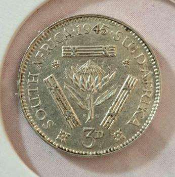 *** 1945 - SA UNION 3 PENCE IN MYLAR #12 ***