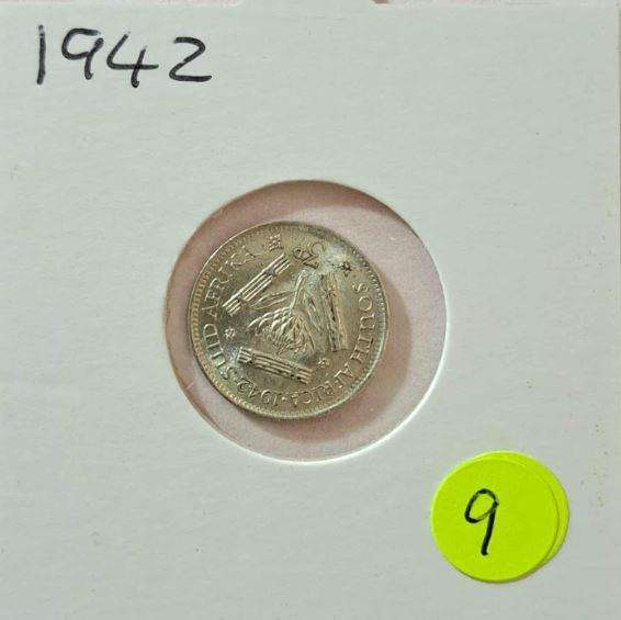 *** 1942 - SA UNION 3 PENCE IN MYLAR #9 ***