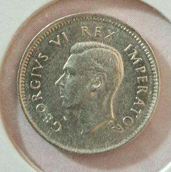 *** 1942 - SA UNION 3 PENCE IN MYLAR #9 ***