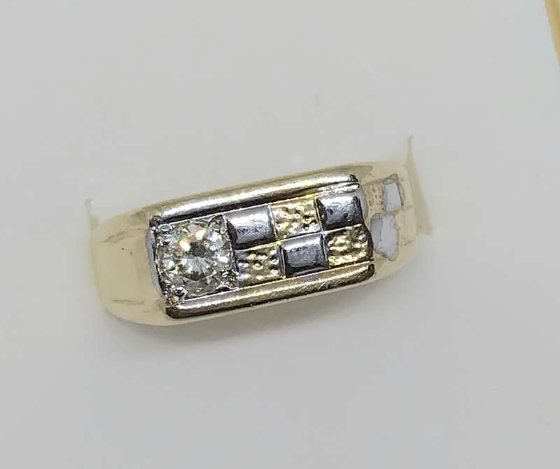 GENTS GENUINE DIAMOND GOLD RING
