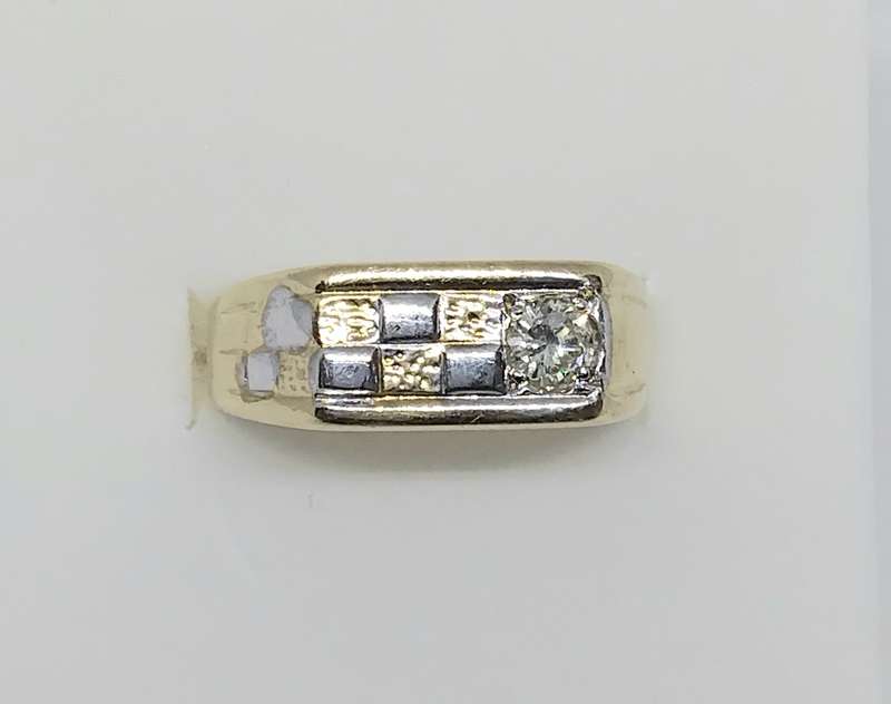GENTS GENUINE DIAMOND GOLD RING